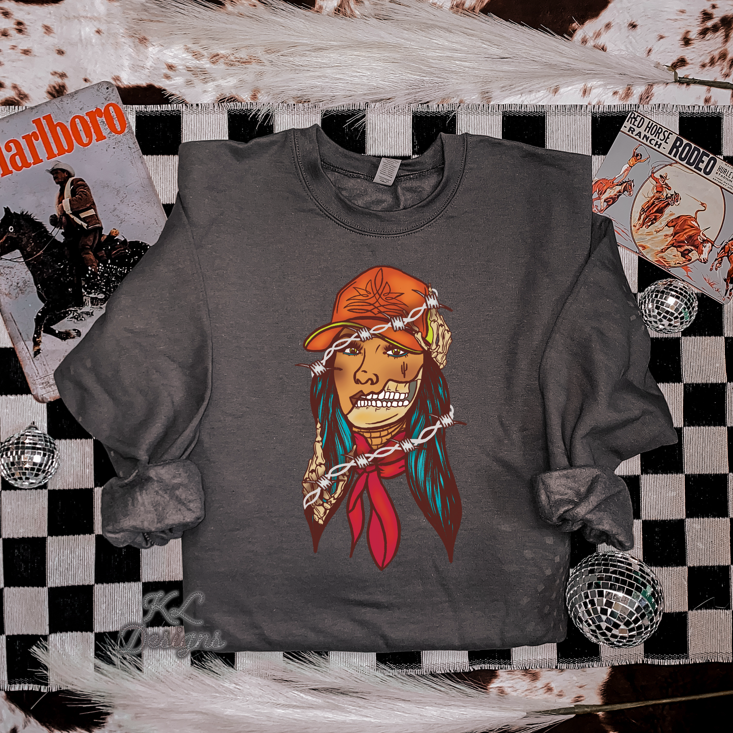 Barbed Wire Babe / Hoodies & Sweatshirts - preorder