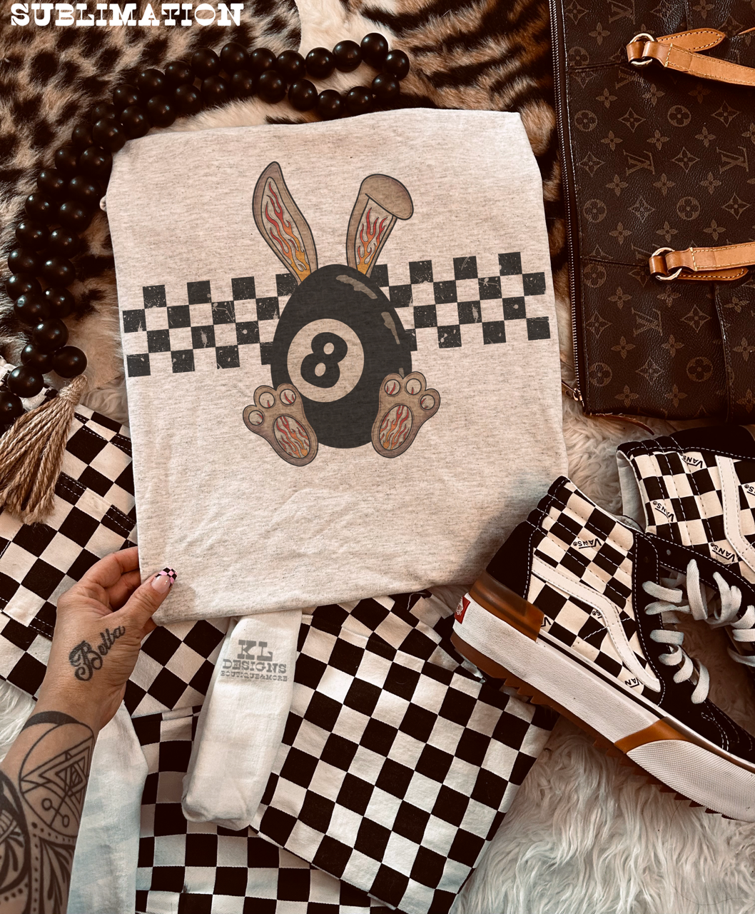 Hoppy Easter 8 Ball Egg