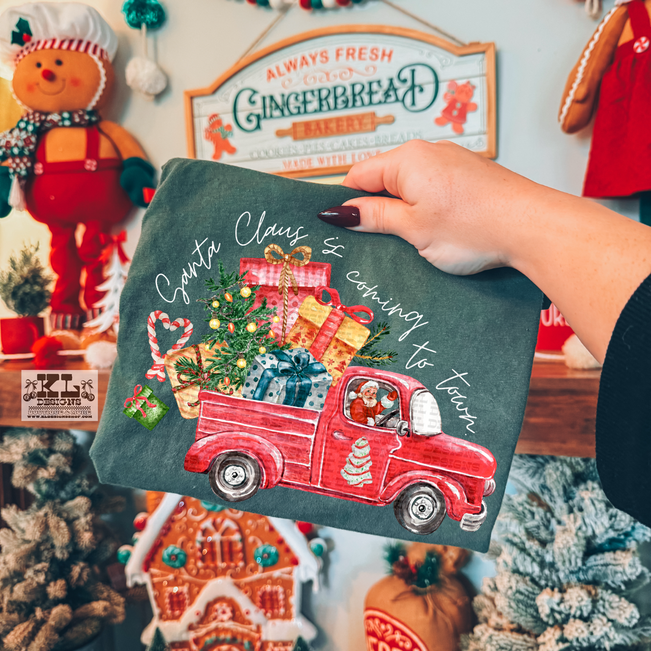 Vintage To Town Santa Truck