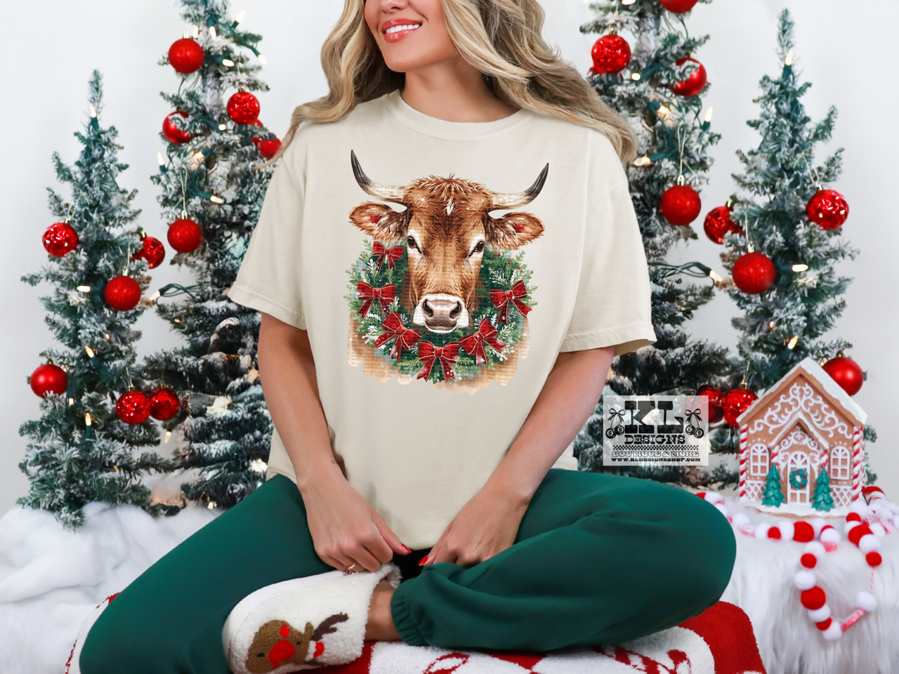 Red Cow - Watercolor Christmas Bow Wreath