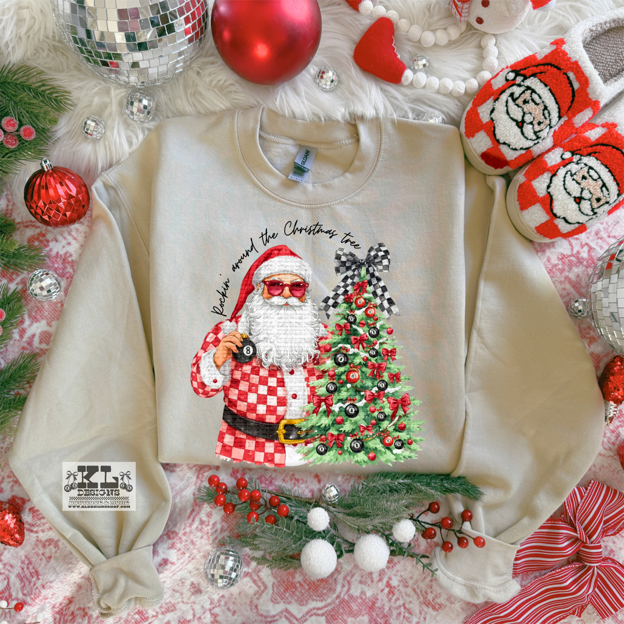 Rockin’ Santa 8 Ball Tree